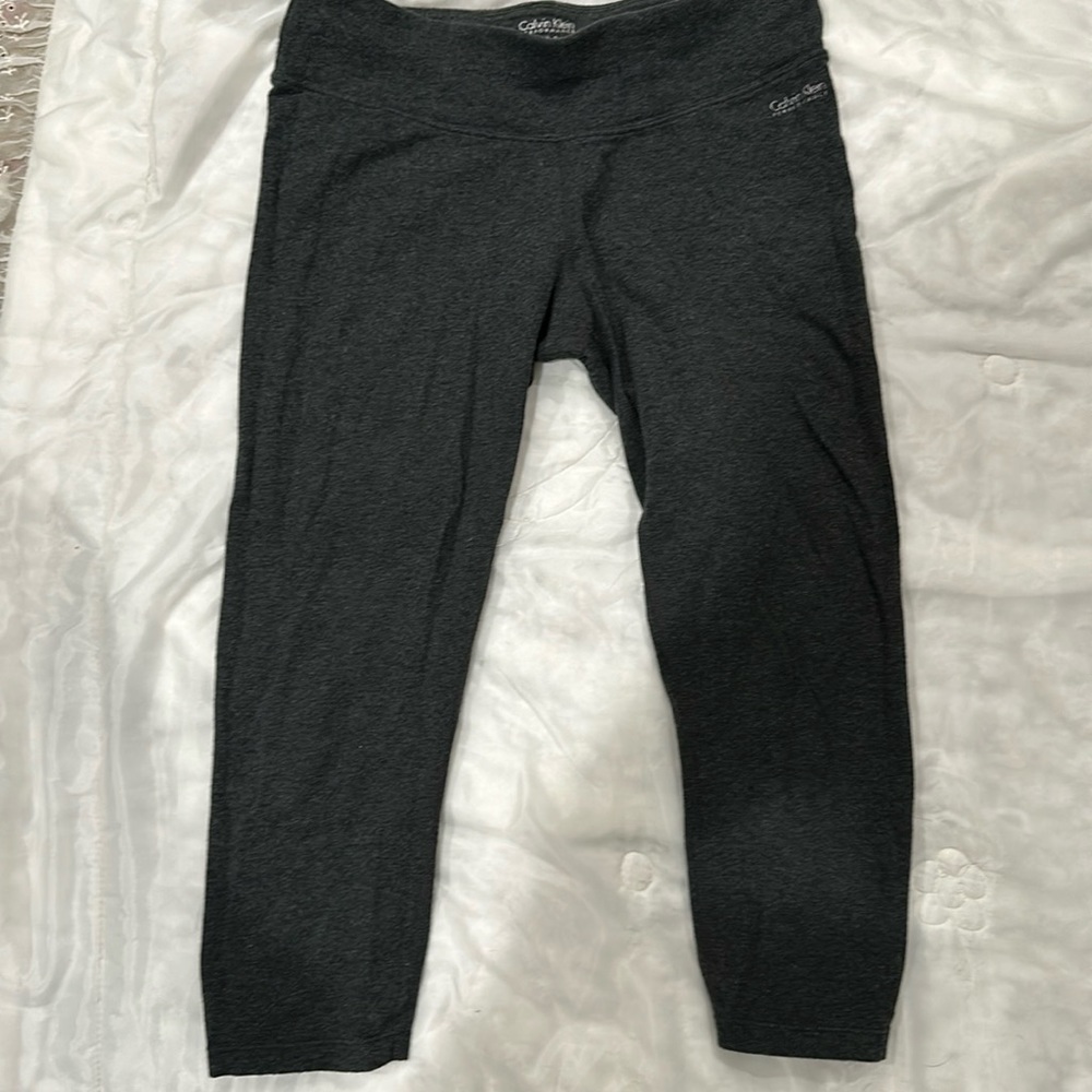 Gray cropped Calvin Klein tights. Size 8
